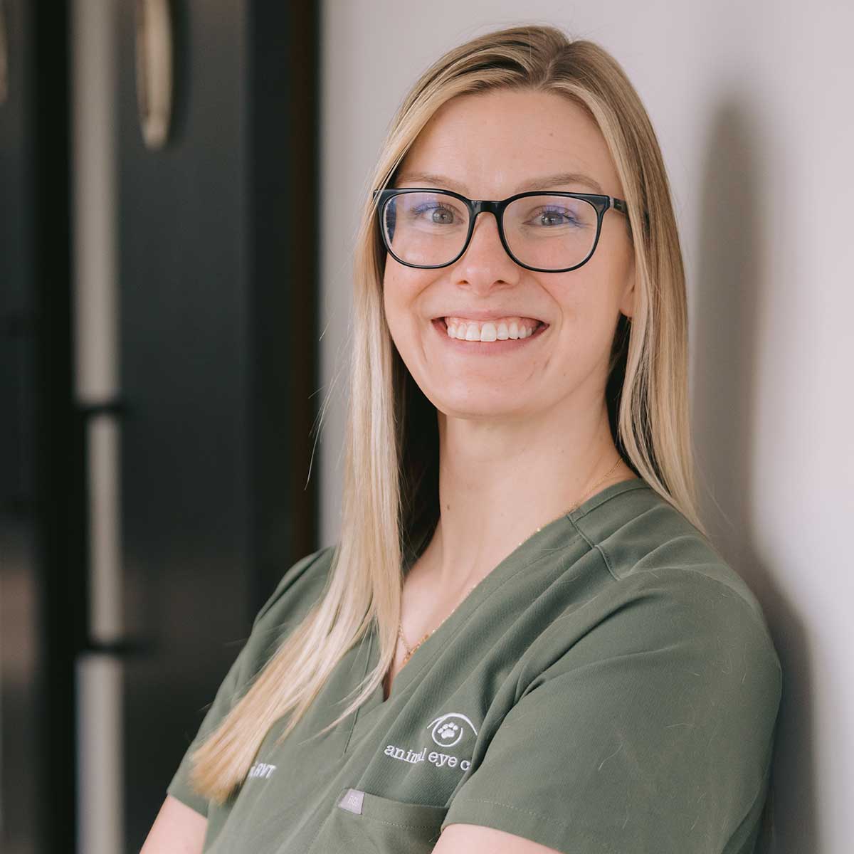 photo of Timi-Parker-RVT- Animal-eye-clinic